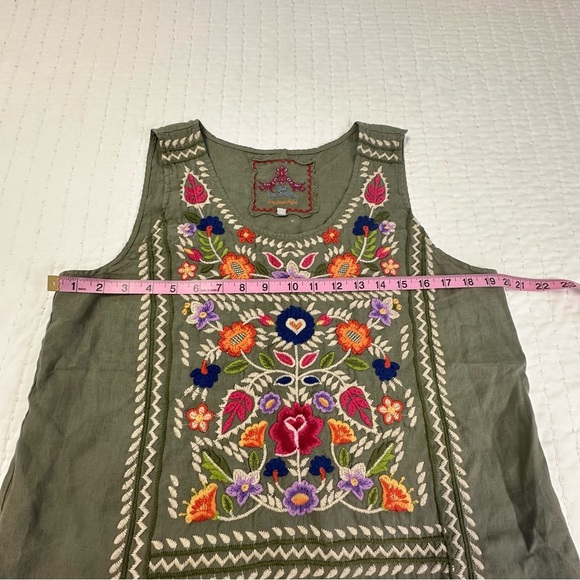 Johnny Was Embroidered 100% Linen Olive Green Sleeveless Blouse - Picture 5 of 9